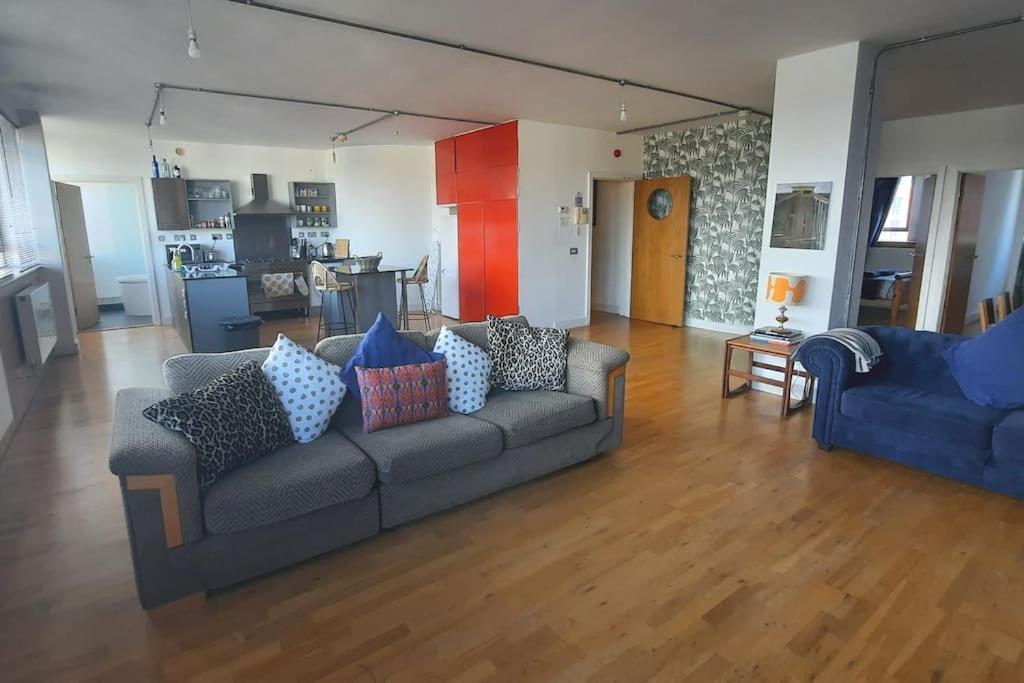 Trendy, Urban Open Plan Apartment Bristol Exteriér fotografie